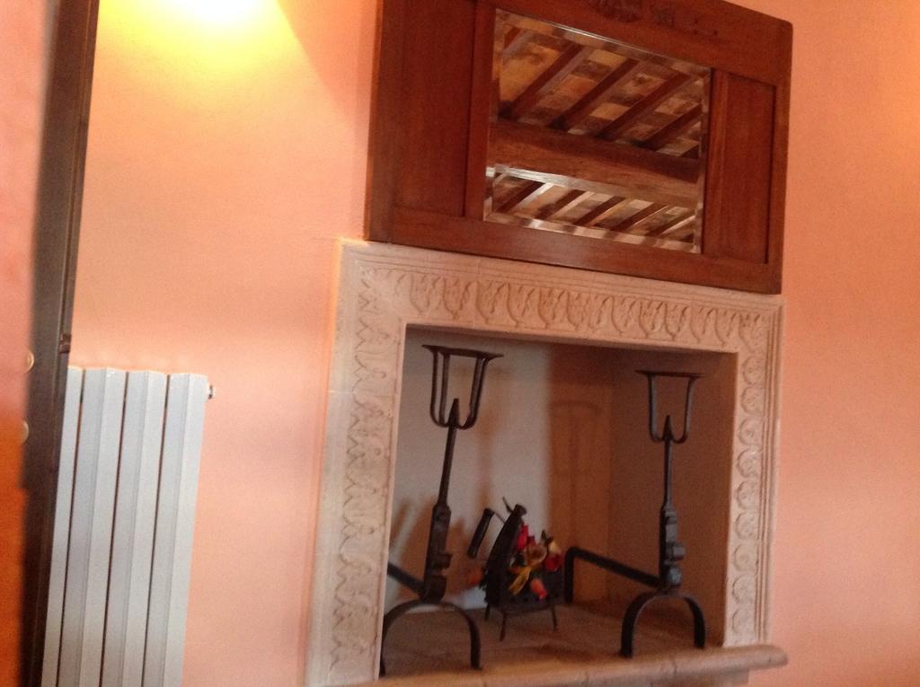 Agriturismo San Bartolomeo Montecchio  Phòng bức ảnh